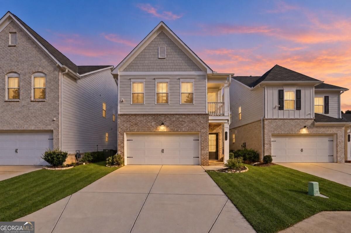 3723 Silvery WAY