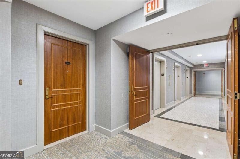 700 Park Regency PL NE 1604
