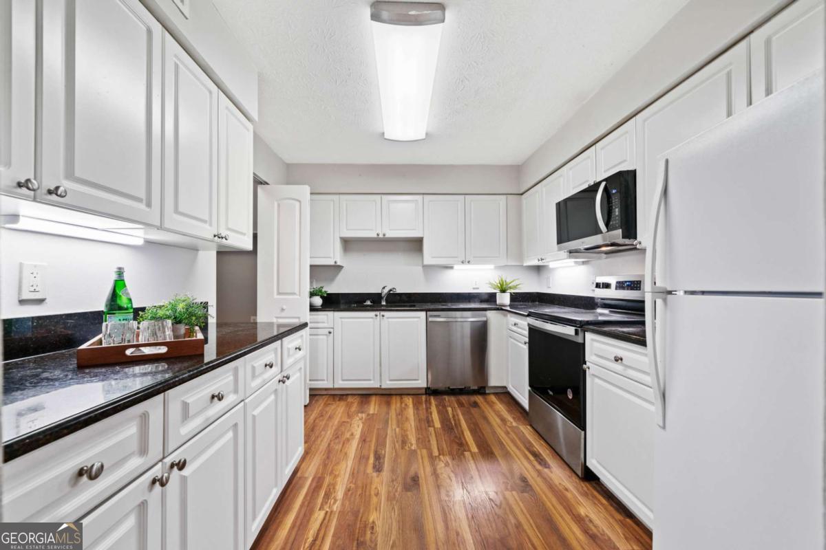 HAMPTON ARBORS - Residential