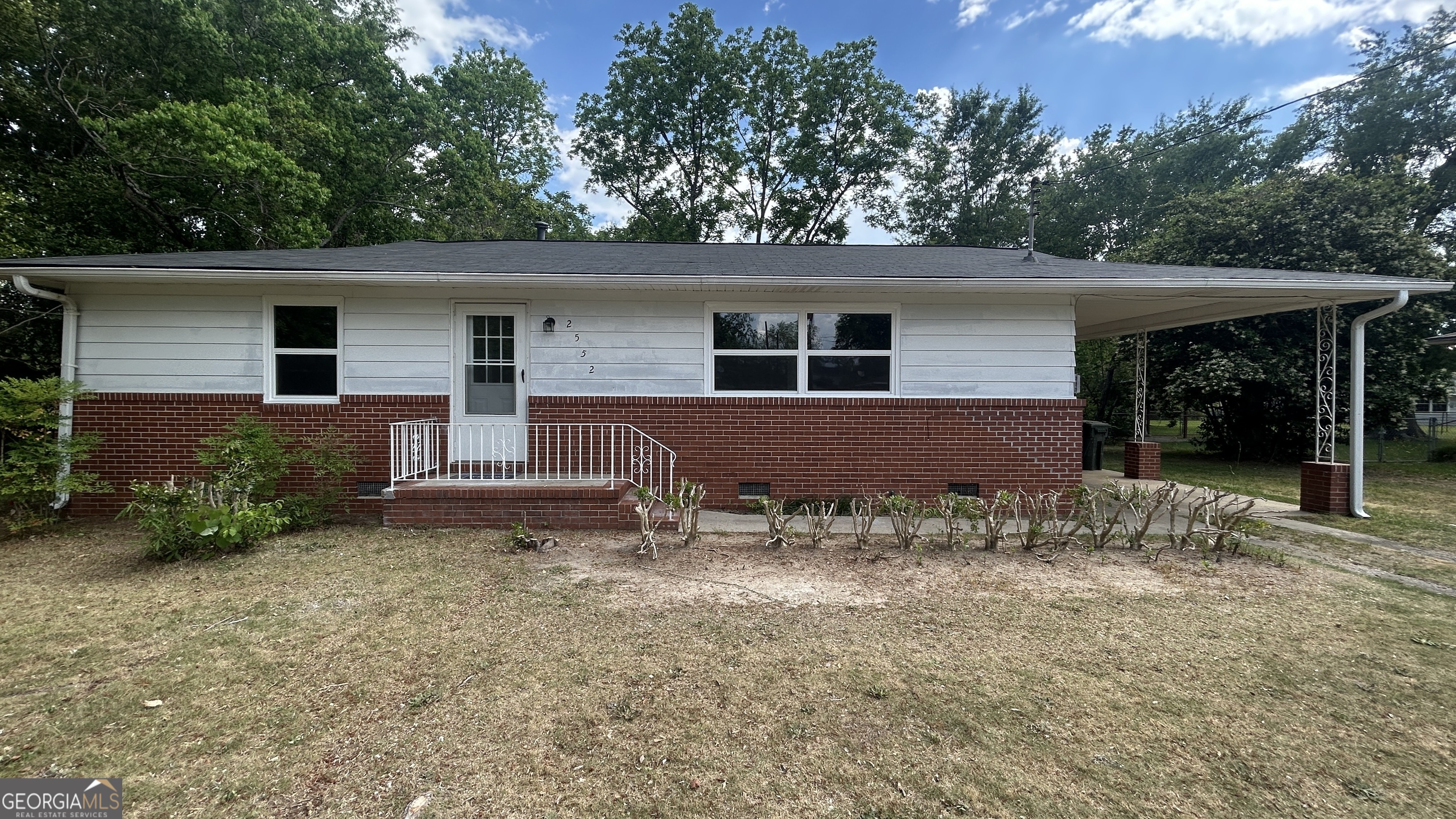 2552 Allan WAY