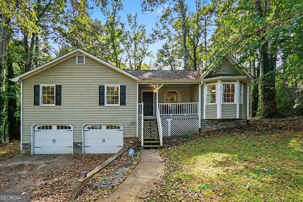 Photo of 916 Little River Lane, Woodstock, GA 30189 (MLS # 10870428)