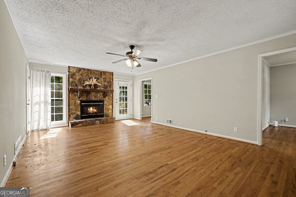 Photo of 916 Little River Lane, Woodstock, GA 30189 (MLS # 10870428)