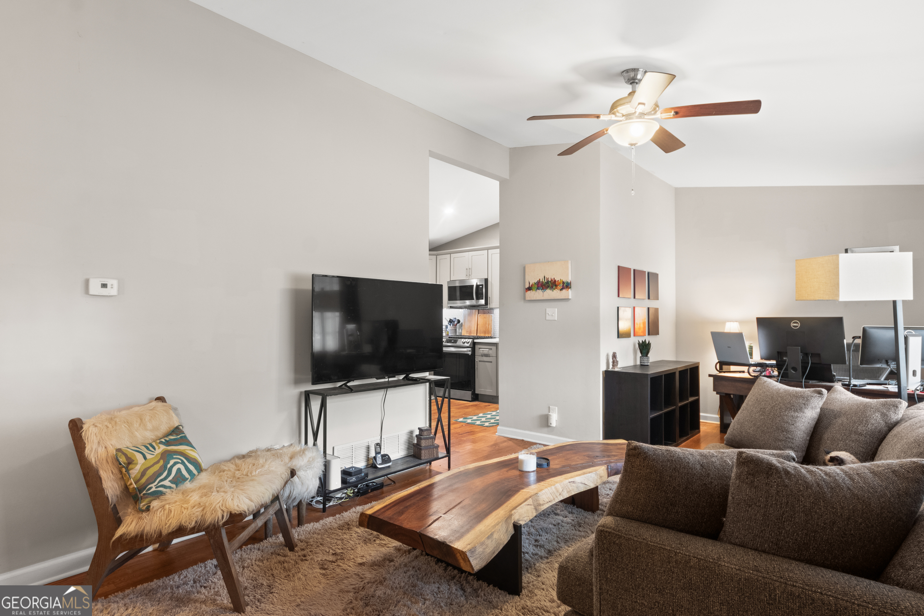 326 Norton CIR SE
