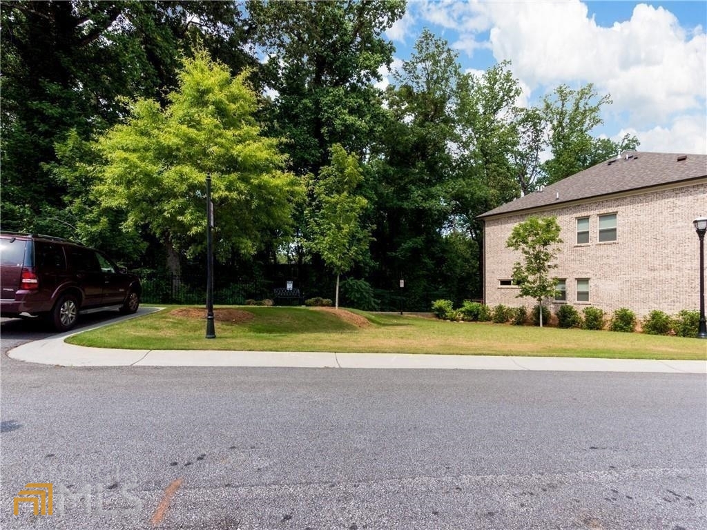 Bluffs at Lenox - Residential Lease