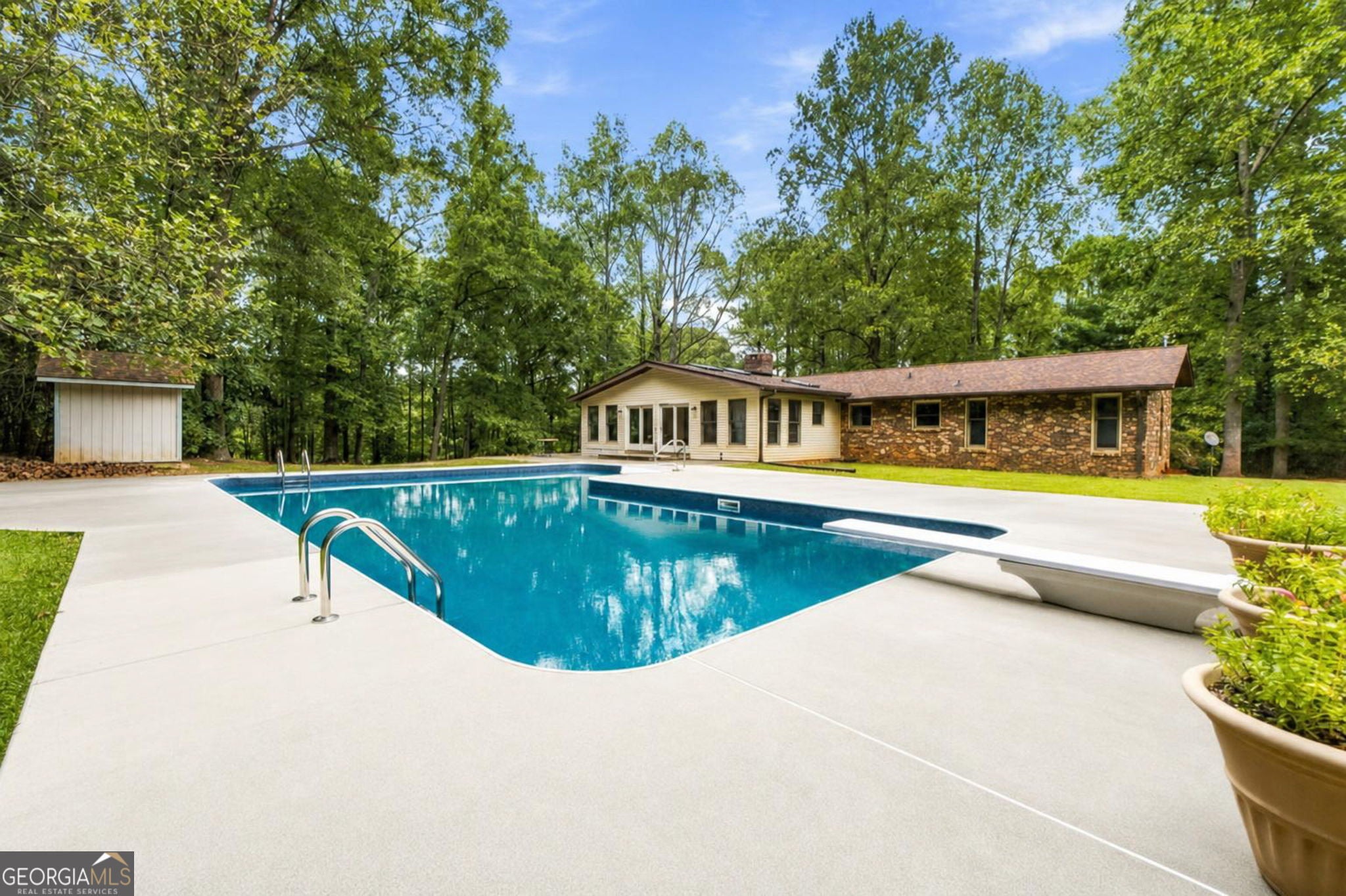 530 Adams RD