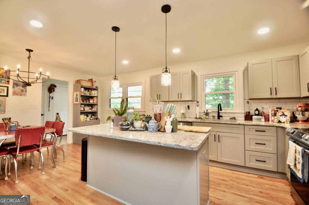 225 Sherwood DR
