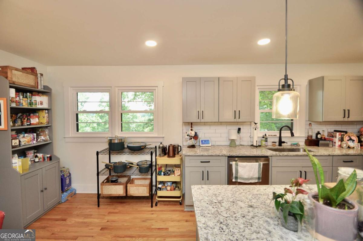 225 Sherwood DR