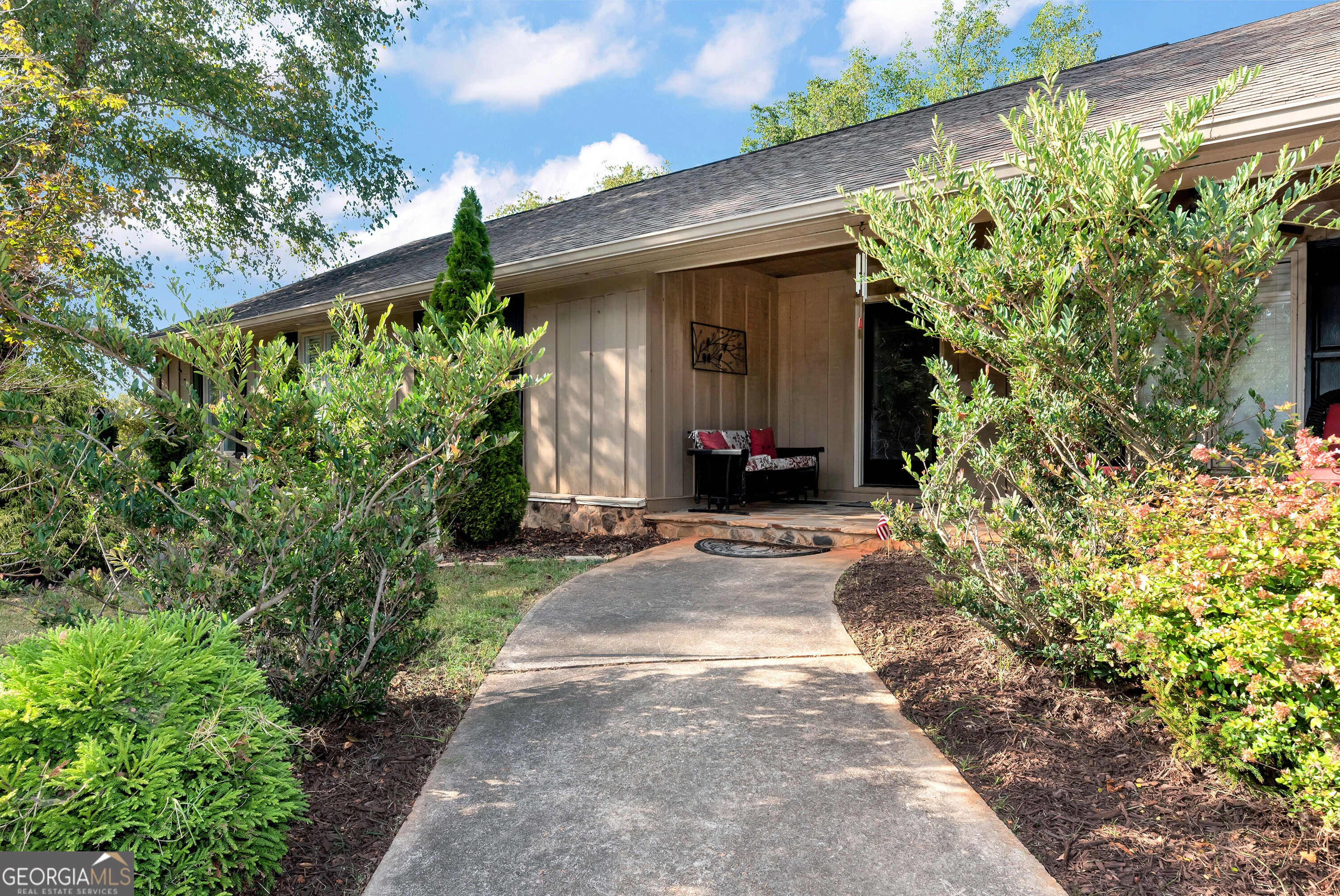 3526 Montgomery DR