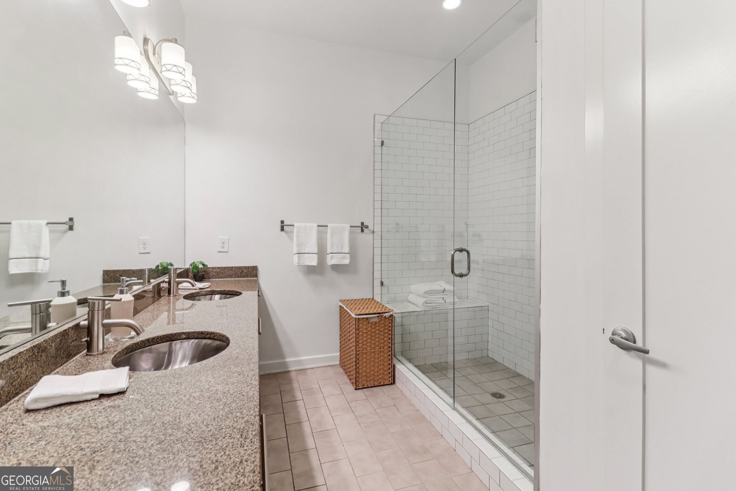 VILLAGE PLACE BROOKHAVEN - Residential
