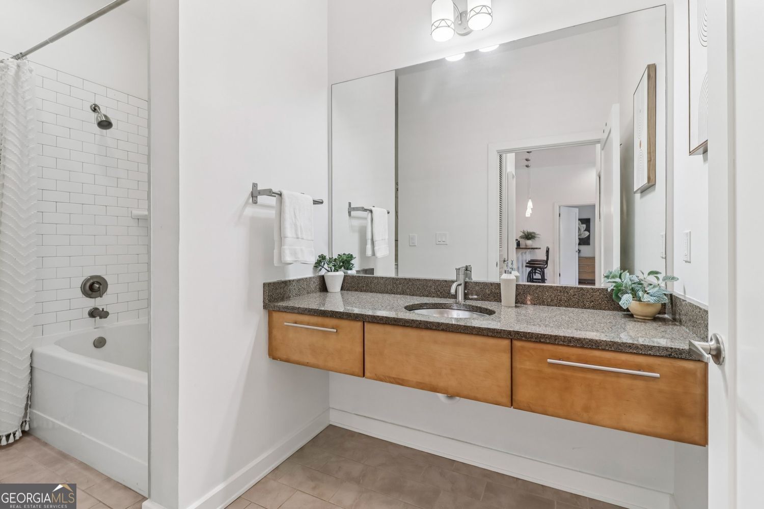 VILLAGE PLACE BROOKHAVEN - Residential