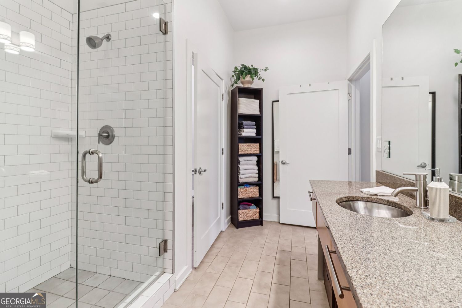 VILLAGE PLACE BROOKHAVEN - Residential