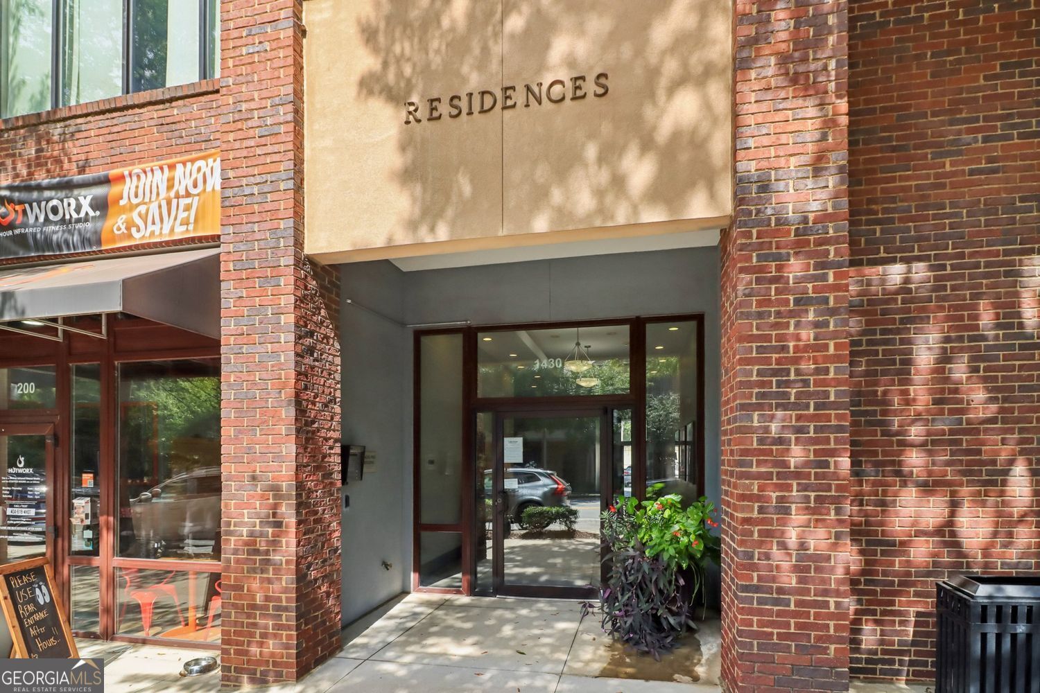 VILLAGE PLACE BROOKHAVEN - Residential