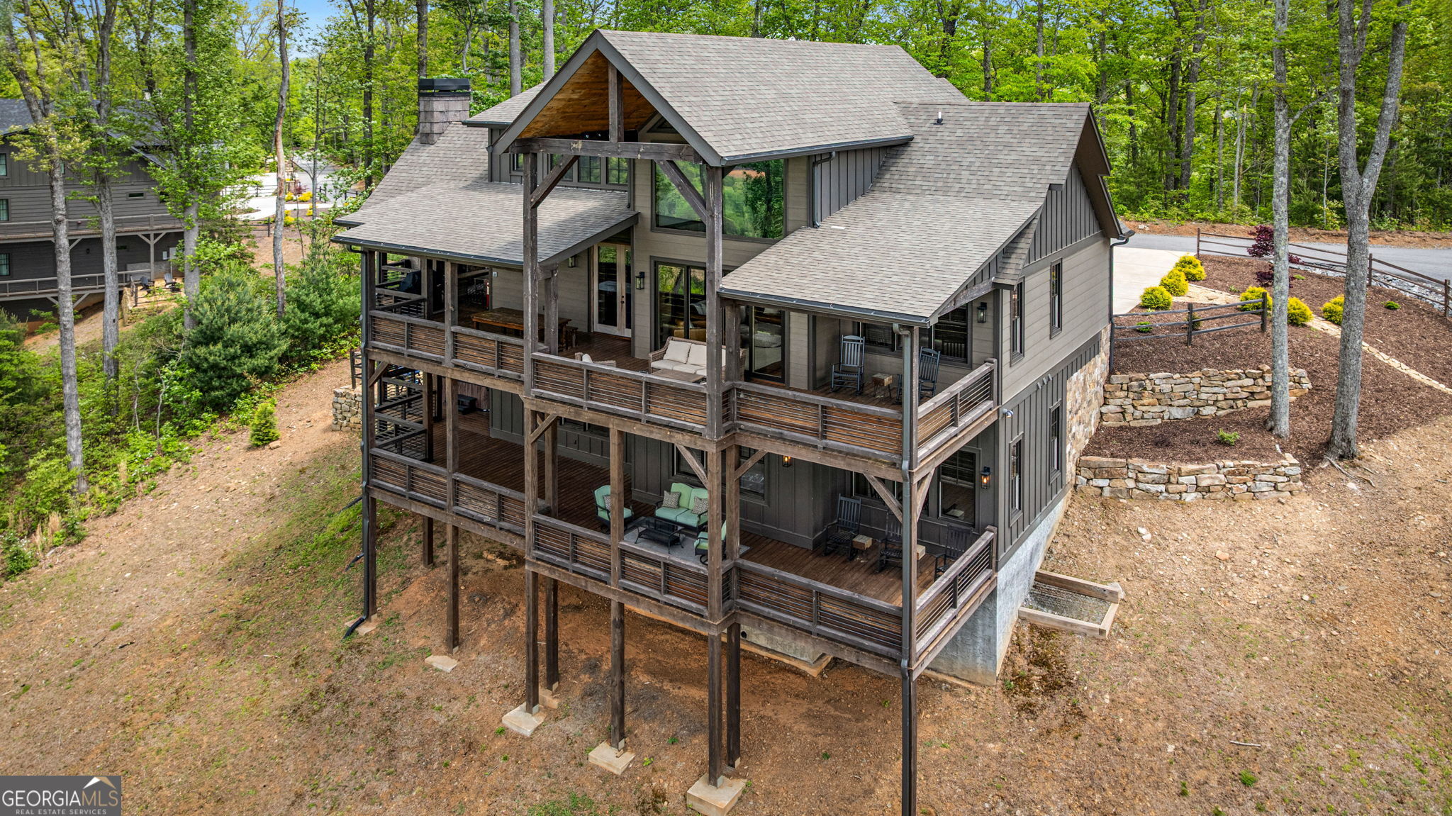 802 Overlook DR