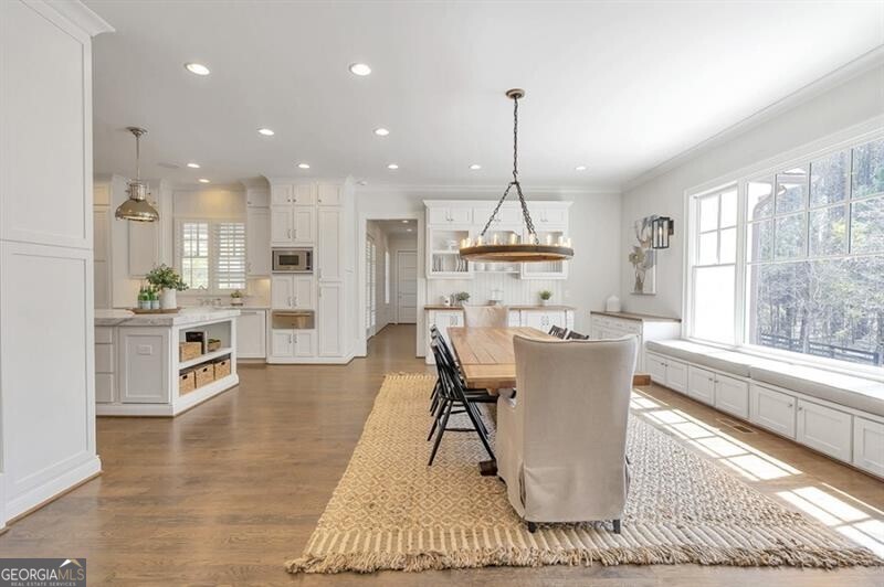 Milton, Georgia 30004, United States, 7 Bedrooms Bedrooms, ,8 BathroomsBathrooms,Residential,Pending,78389