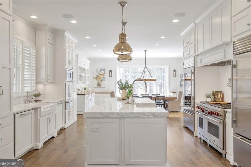 Milton, Georgia 30004, United States, 7 Bedrooms Bedrooms, ,8 BathroomsBathrooms,Residential,Pending,78389