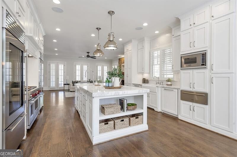 Milton, Georgia 30004, United States, 7 Bedrooms Bedrooms, ,8 BathroomsBathrooms,Residential,Pending,78389