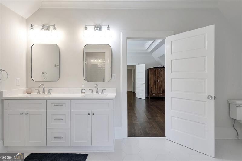 Milton, Georgia 30004, United States, 7 Bedrooms Bedrooms, ,8 BathroomsBathrooms,Residential,Pending,78389