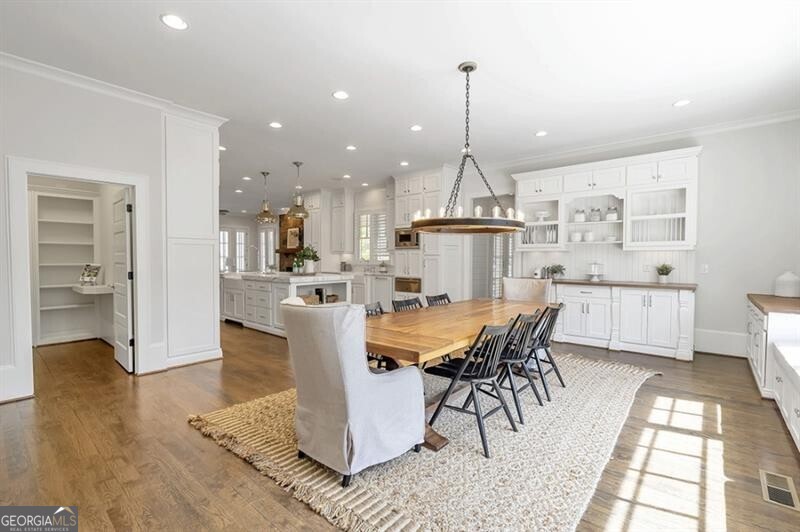 Milton, Georgia 30004, United States, 7 Bedrooms Bedrooms, ,8 BathroomsBathrooms,Residential,Pending,78389