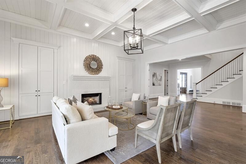 Milton, Georgia 30004, United States, 7 Bedrooms Bedrooms, ,8 BathroomsBathrooms,Residential,Pending,78389