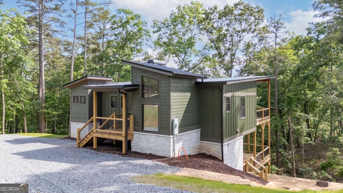 127 Crystal LN