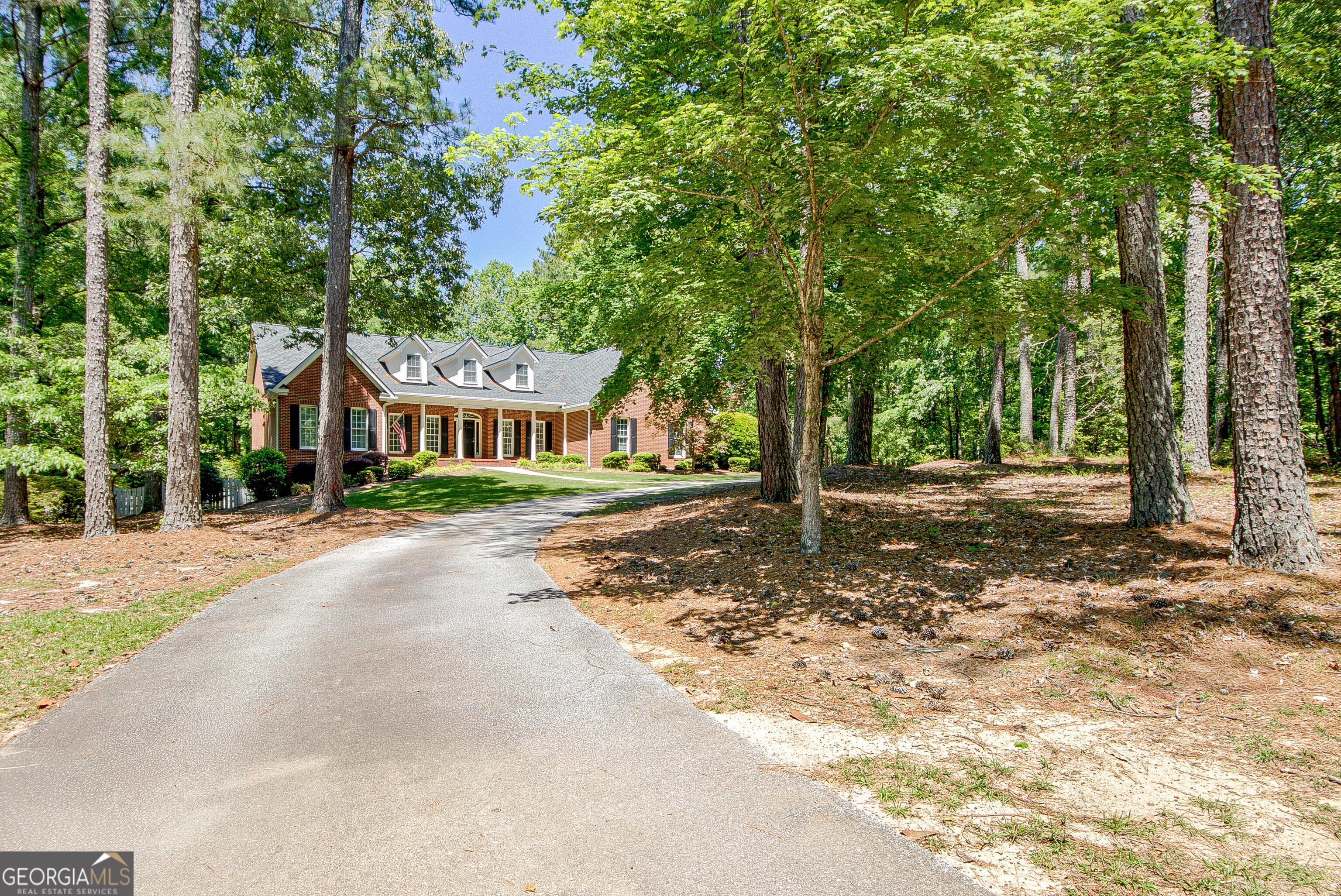 35 Ashford LN