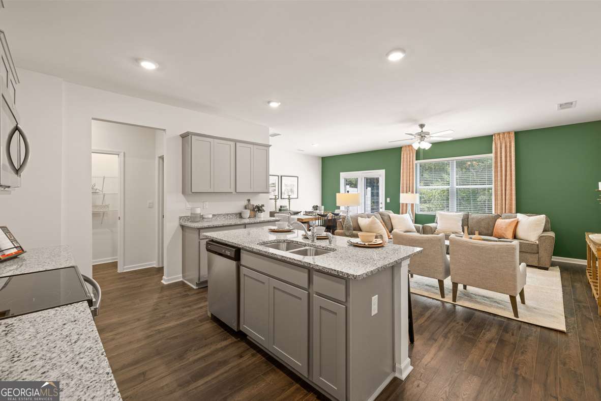 1311 Aura LN