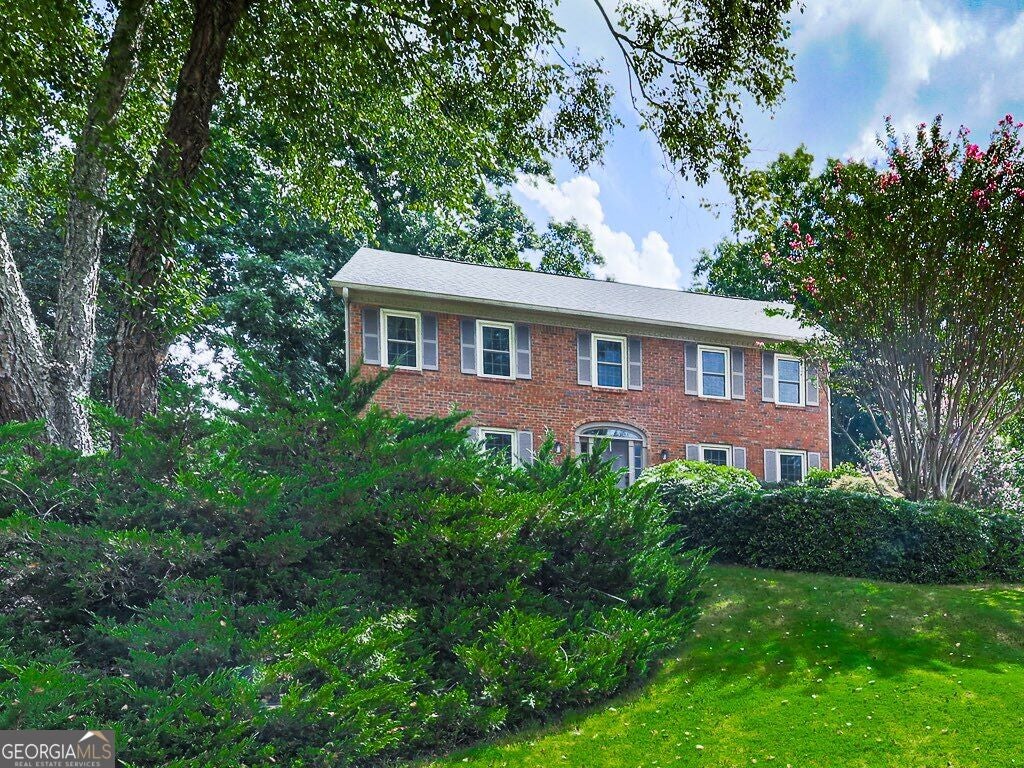 2826 Regents Park LN