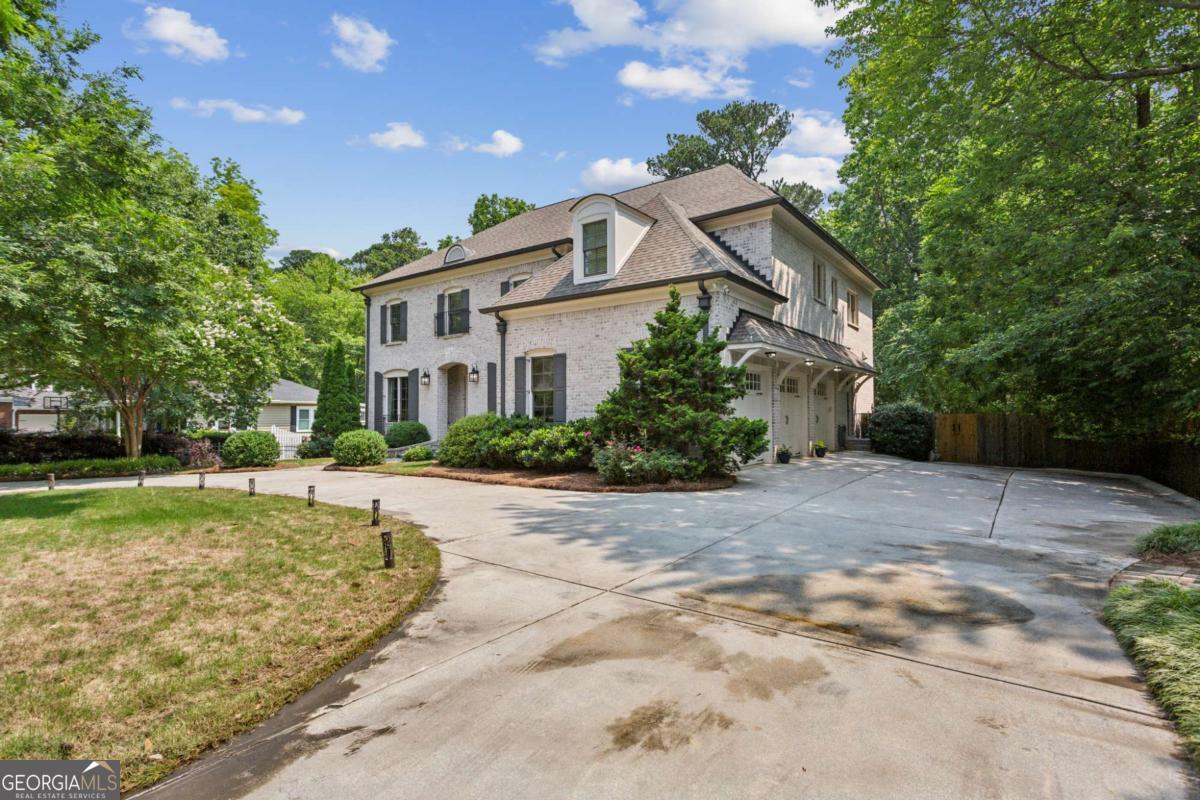 2115 Howell Mill RD NW