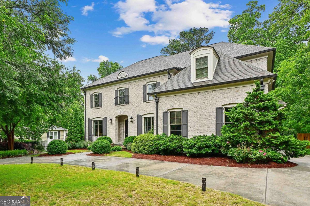 2115 Howell Mill RD NW