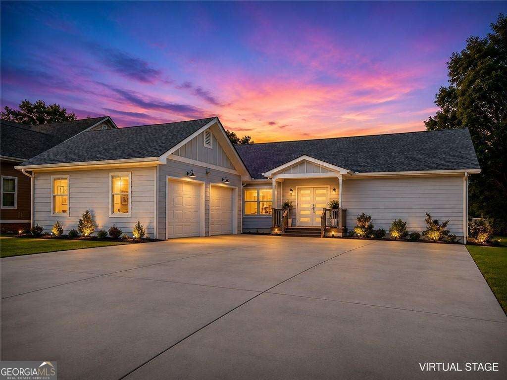 9058 Woodlake LN