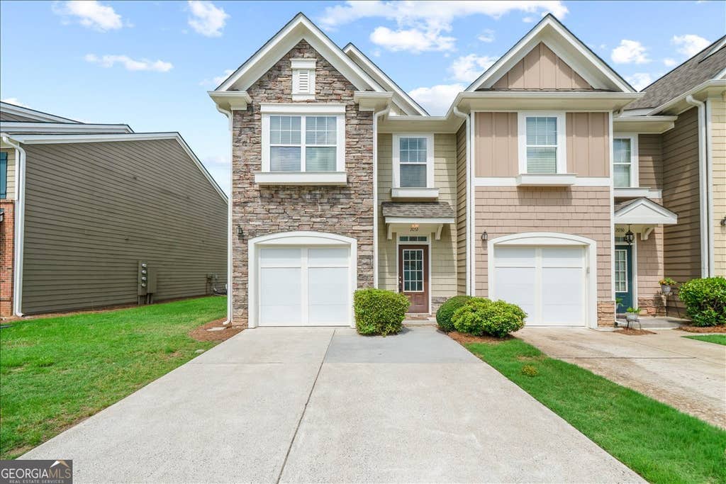 Photo of 2052 Lakeshore Overlook Drive NW, Kennesaw, GA 30152 (MLS # 10776956)