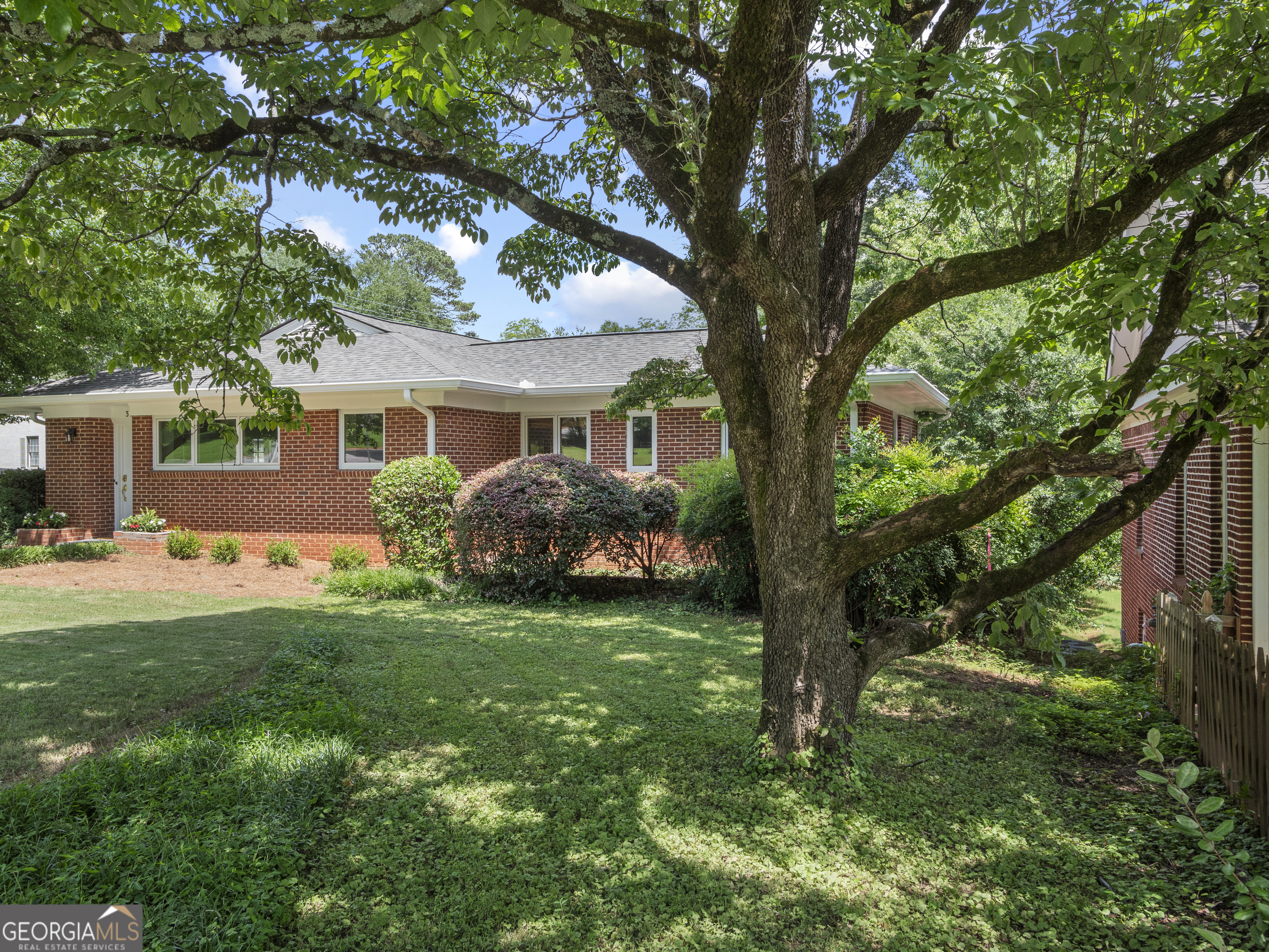 301 Parkway DR