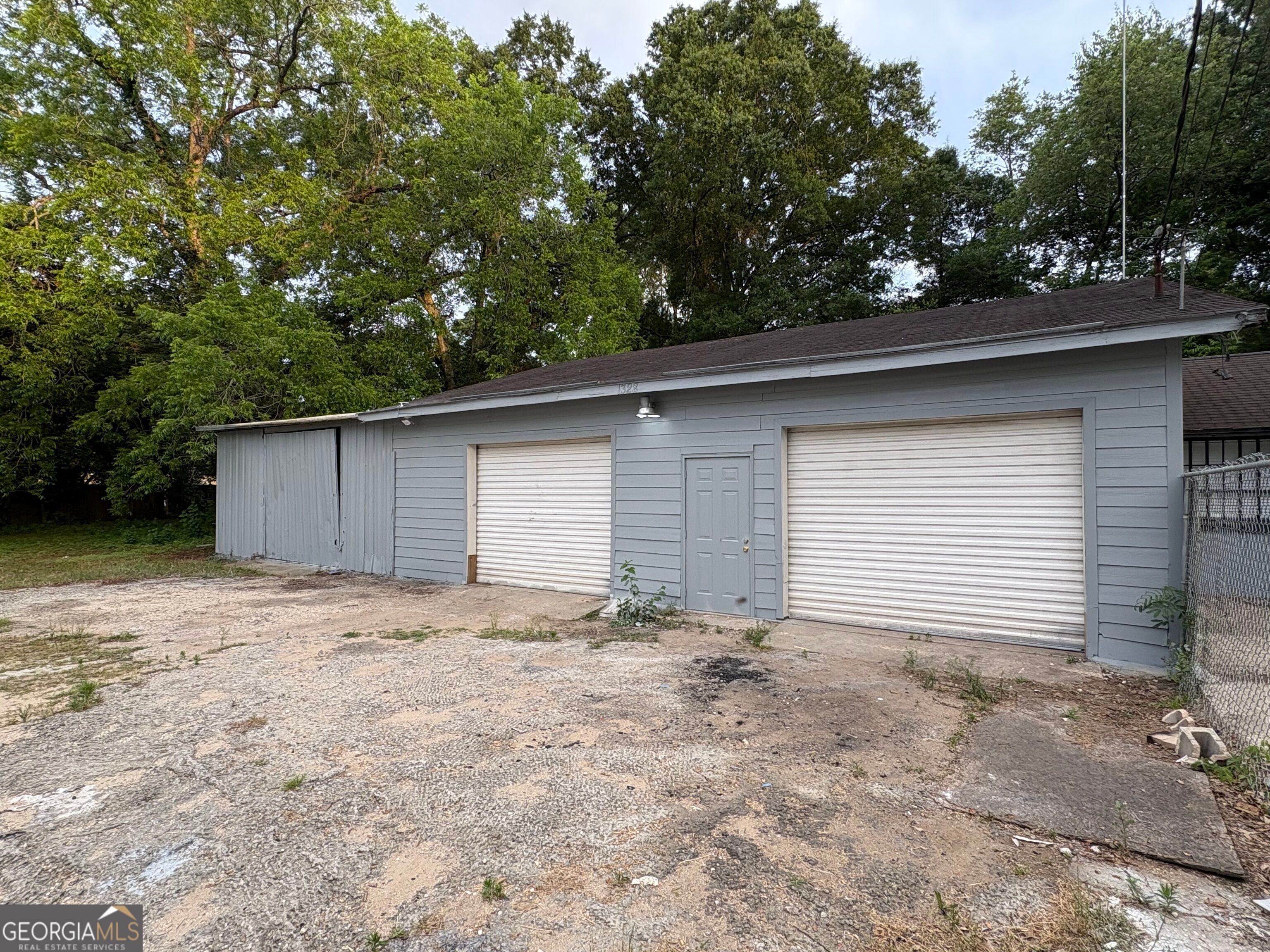 1328 Broad AVE