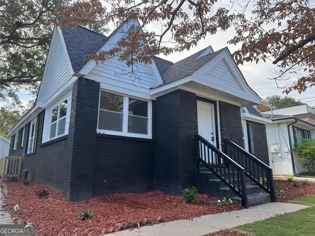 Photo of 1332 Thurgood Street SW, Atlanta, GA 30314 (MLS # 10681380)