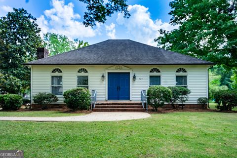 A home in Wadley