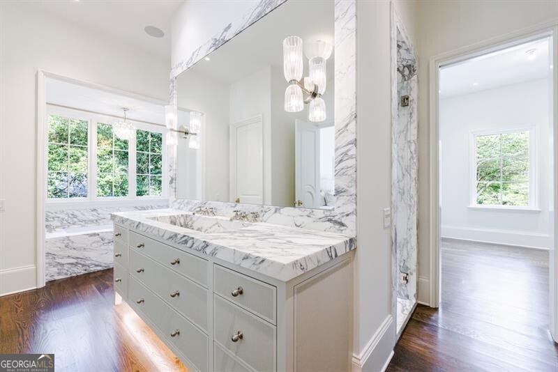 Tuxedo Park - Residential