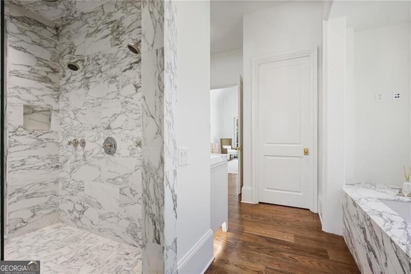 Tuxedo Park - Residential