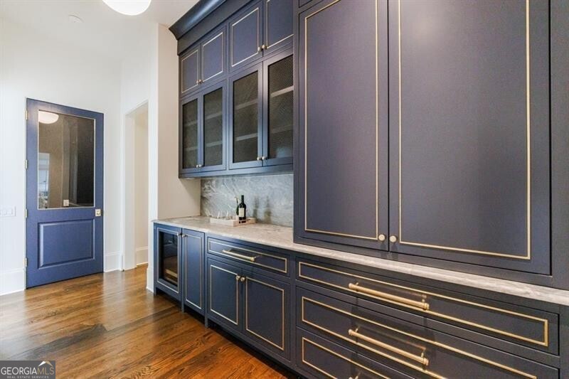 Tuxedo Park - Residential