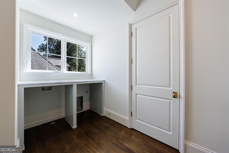 Tuxedo Park - Residential