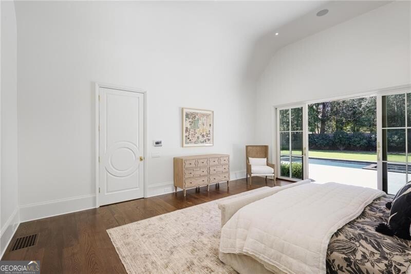 Tuxedo Park - Residential