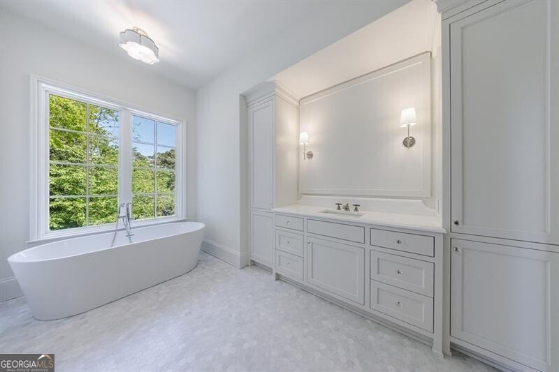 Tuxedo Park - Residential