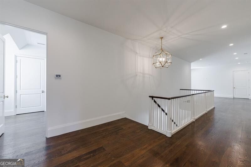 Tuxedo Park - Residential