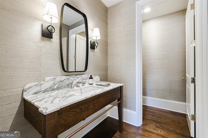 Tuxedo Park - Residential