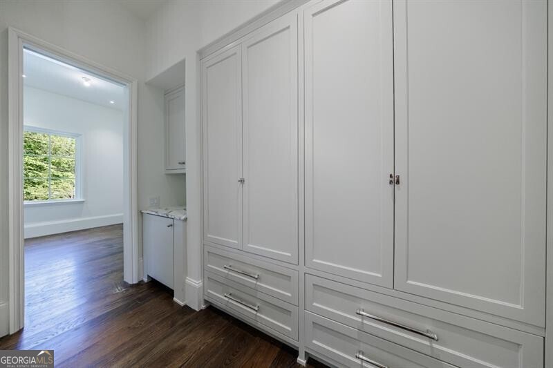 Tuxedo Park - Residential