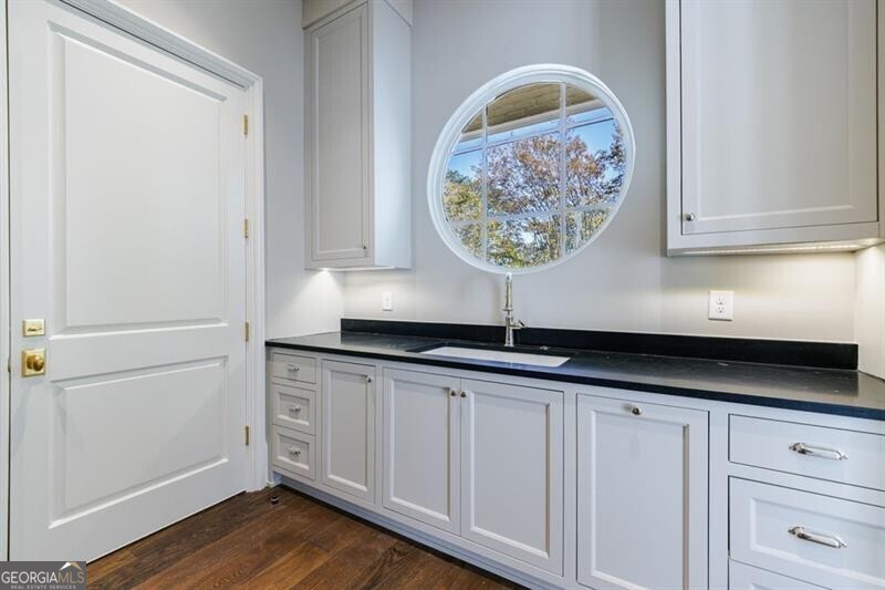 Tuxedo Park - Residential