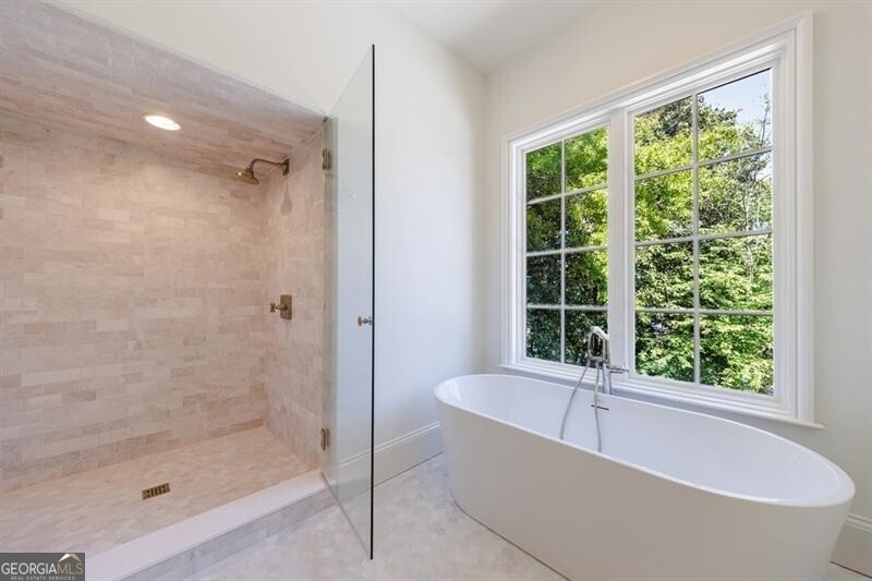 Tuxedo Park - Residential