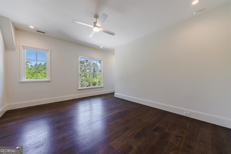 Tuxedo Park - Residential