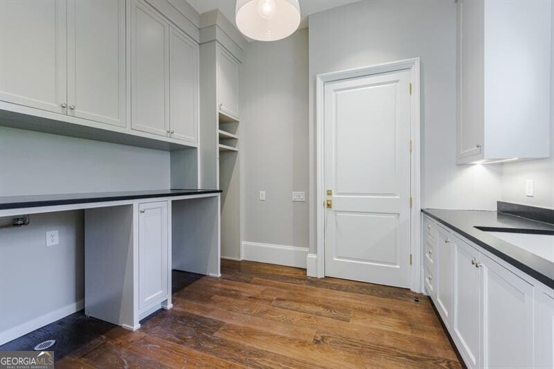 Tuxedo Park - Residential