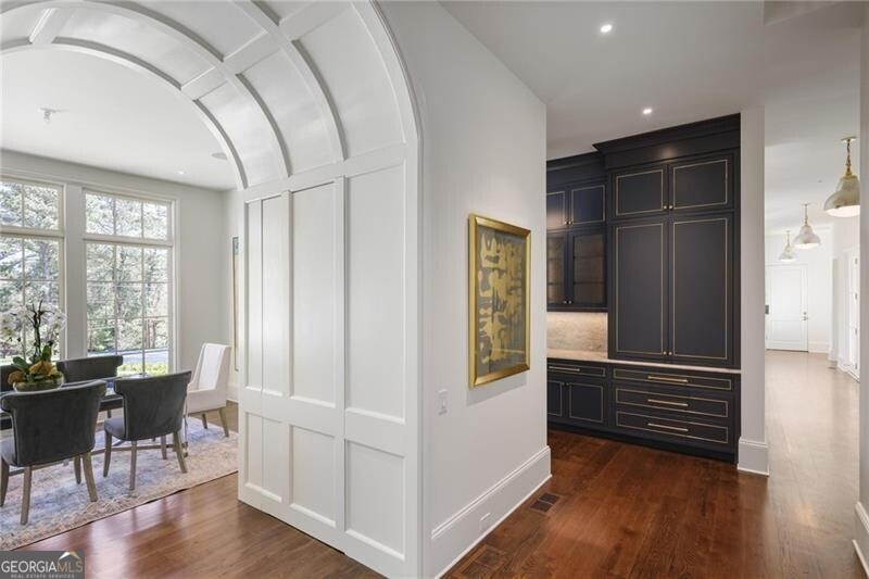 Tuxedo Park - Residential