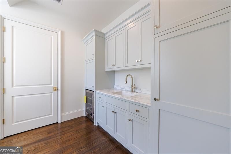 Tuxedo Park - Residential